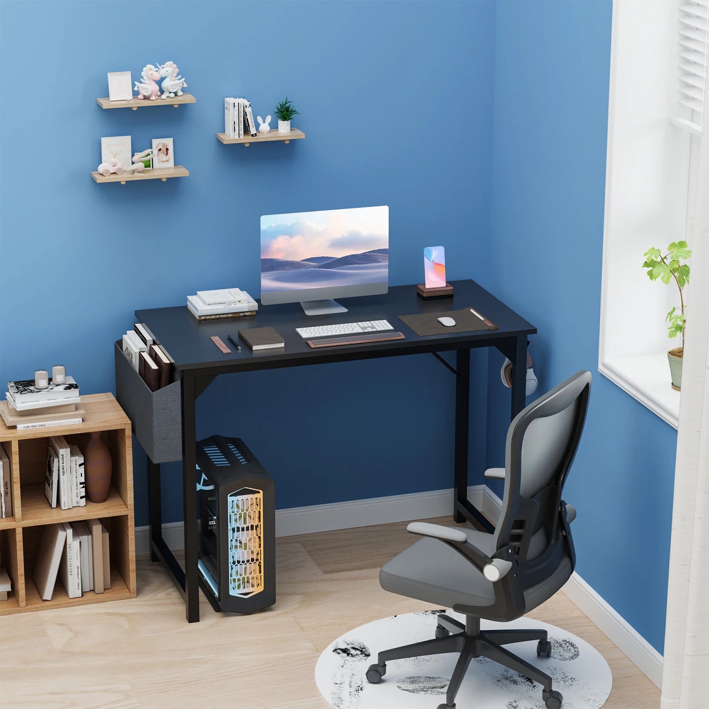 Compact Computer Desk with Side Storage
