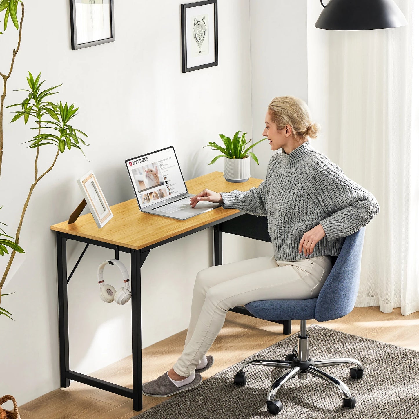 Compact Computer Desk with Side Storage