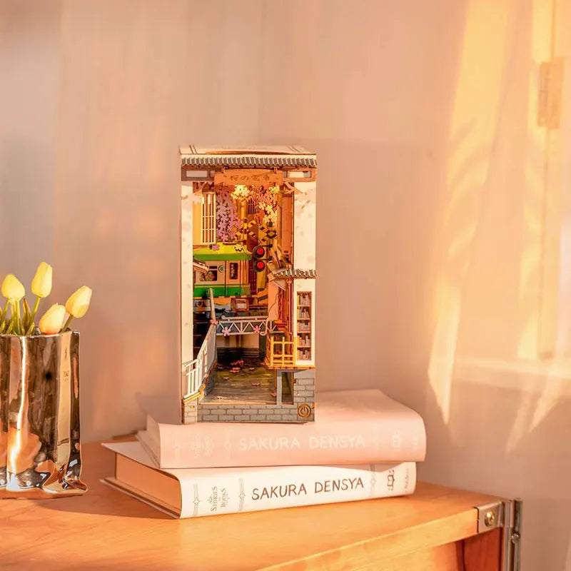Book Nook DIY with LED Light
